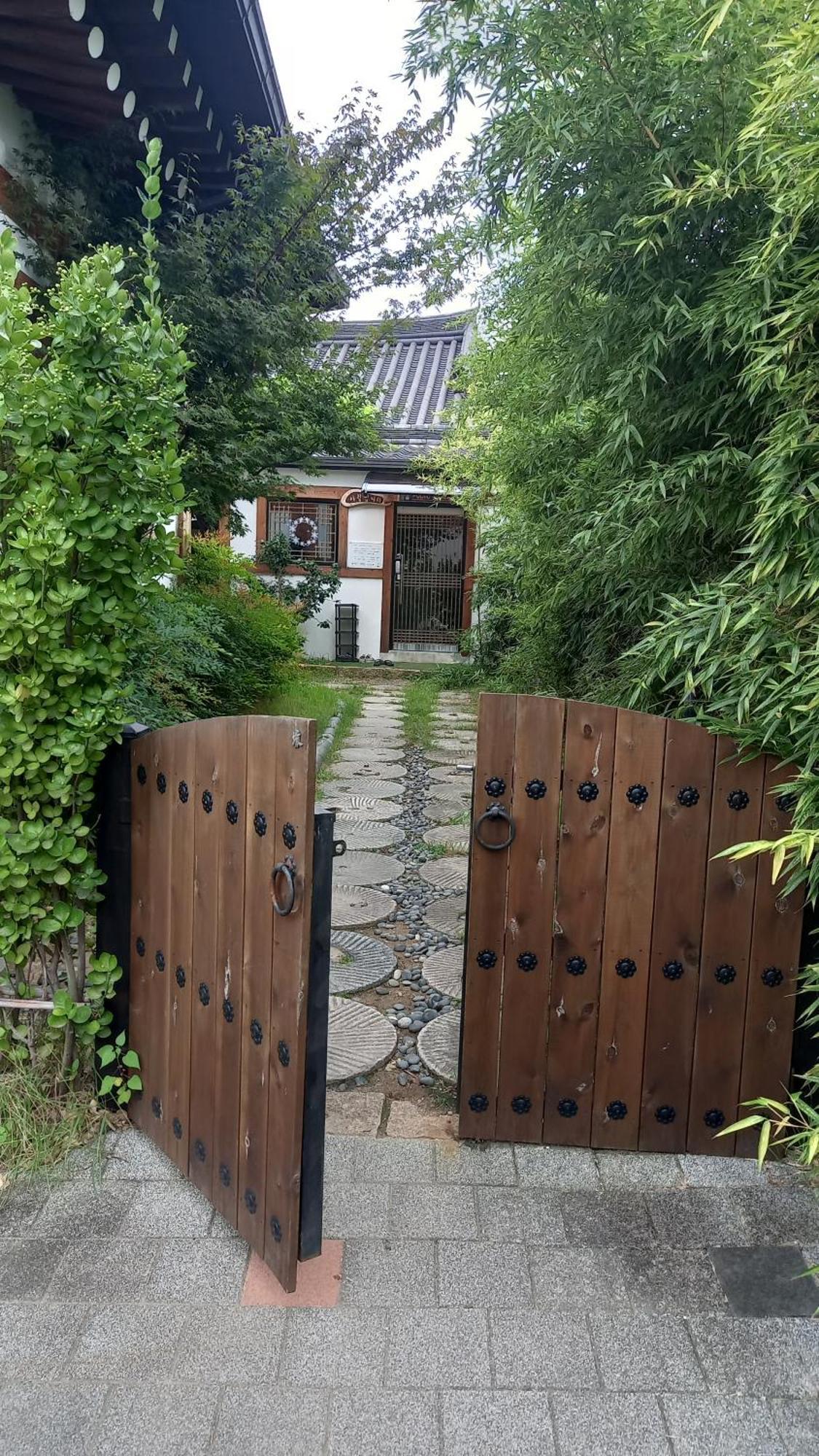 Adam Guesthouse Gyeongju Exteriör bild
